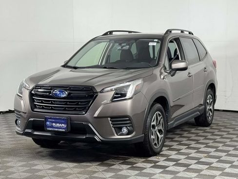 Used 2023 Subaru Forester Premium AWD/4WD image 7