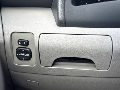 Used 2009 Toyota Camry XLE FWD image 27
