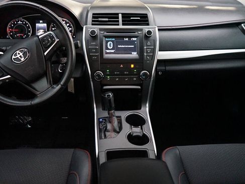 Used 2016 Toyota Camry SE w/ Protection Package (Q2) FWD image 11