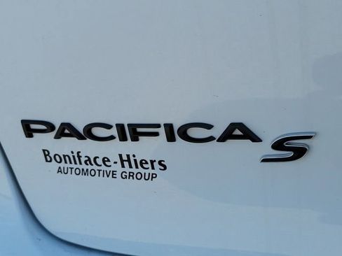 New 2026 Chrysler Pacifica Select image 7