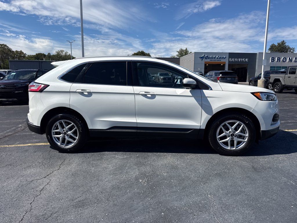 Used 2024 Ford Edge SEL AWD/4WD image 6