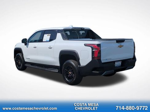Used 2026 Chevrolet Silverado EV LT AWD/4WD image 7