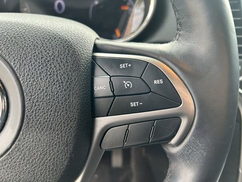 Used 2018 Jeep Grand Cherokee Altitude image 20