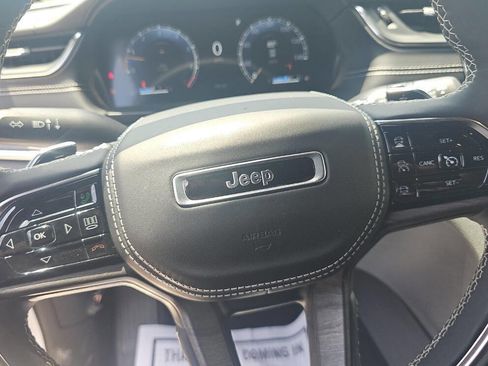 Used 2024 Jeep Grand Cherokee Overland AWD/4WD image 15