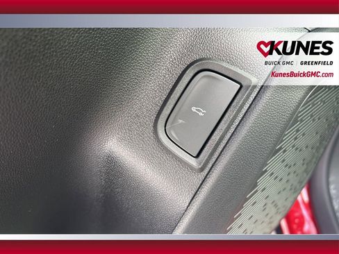 New 2026 GMC Terrain Denali w/ LPO, Floor Liner Package image 39