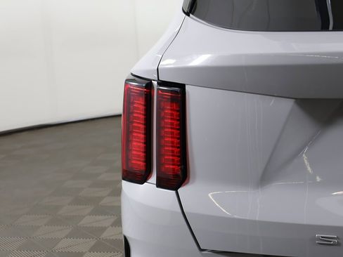 Used 2022 Kia Sorento EX w/ Panoramic Sunroof Package image 15