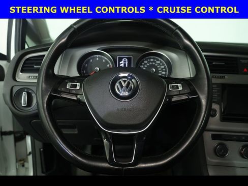 Used 2015 Volkswagen Golf S image 3