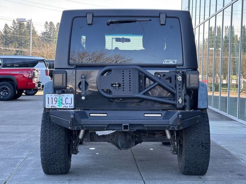 Used 2012 Jeep Wrangler Unlimited Rubicon w/ Dual Top Group AWD/4WD image 6