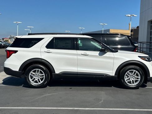New 2026 Ford Explorer Active w/ Active Comfort Package RWD image 2