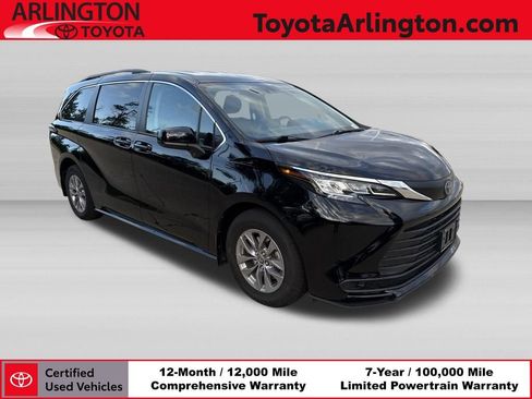 Used 2023 Toyota Sienna LE FWD image 1