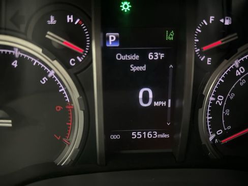 Used 2021 Toyota 4Runner TRD Off-Road AWD/4WD image 15