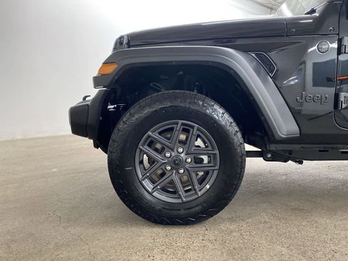 Used 2025 Jeep Wrangler Sport S AWD/4WD image 11