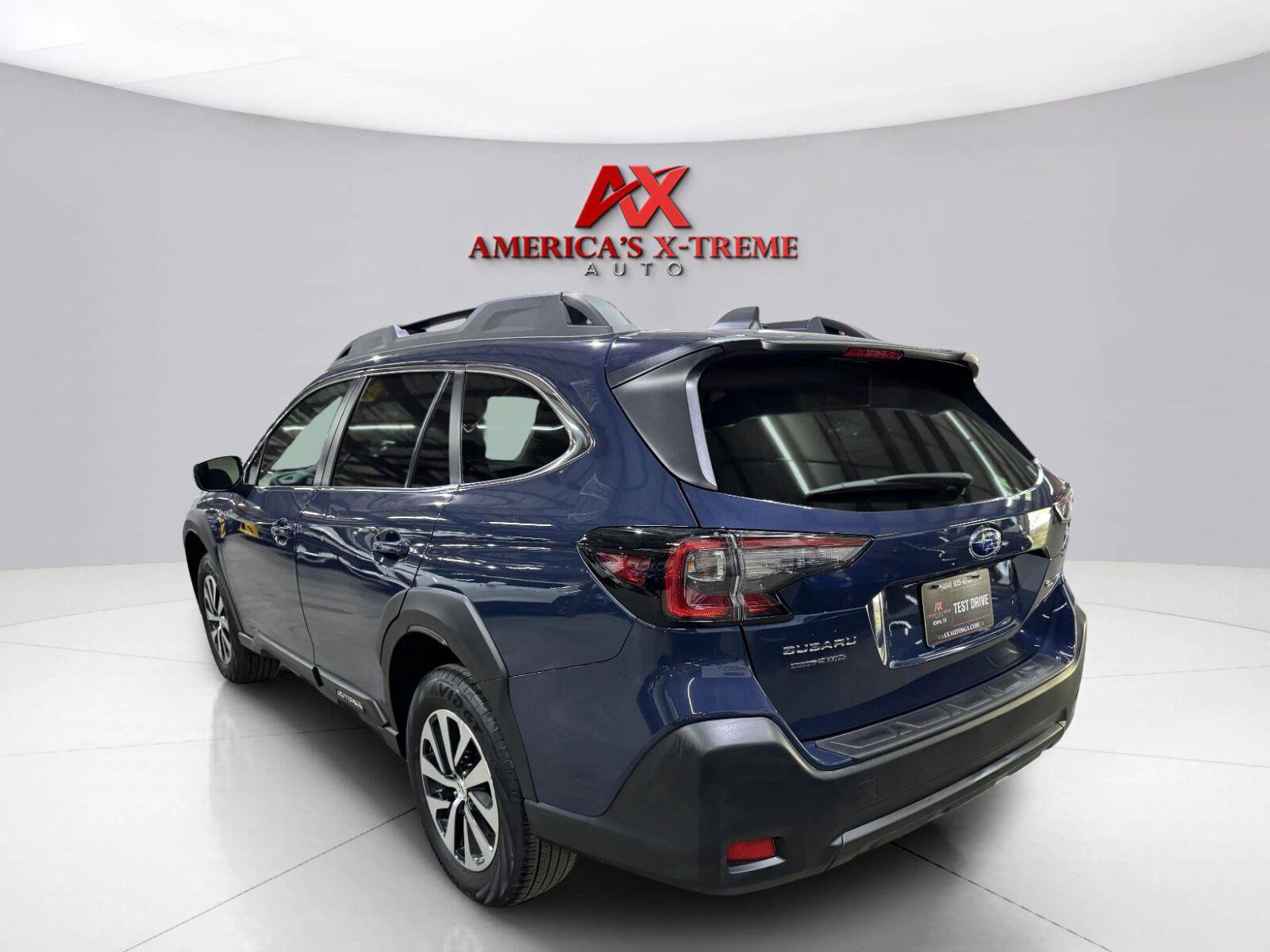 Used 2025 Subaru Outback Premium AWD/4WD image 6
