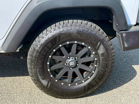 Certified 2017 Jeep Wrangler Unlimited Sport w/ Connectivity Group AWD/4WD image 15