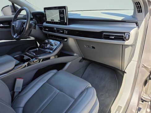 Used 2022 Lincoln Nautilus Reserve w/ Equipment Group 201A FWD image 15