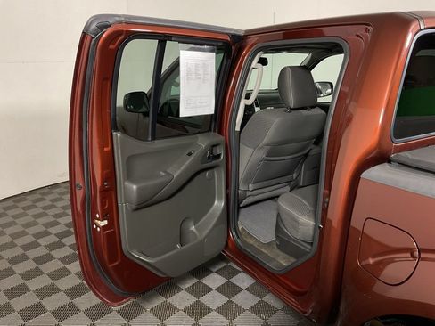 Used 2016 Nissan Frontier PRO-4X AWD/4WD image 32