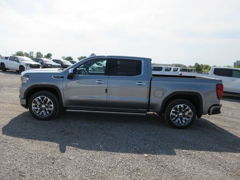 New 2026 GMC Sierra 1500 Denali w/ Denali Reserve Package AWD/4WD image 9
