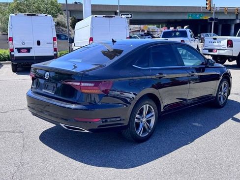 Used 2019 Volkswagen Jetta R-Line FWD image 4