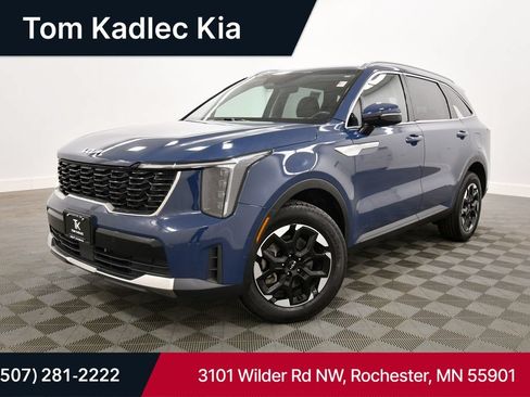Certified 2024 Kia Sorento S AWD/4WD image 1