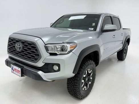 Used 2023 Toyota Tacoma TRD Off-Road w/ Technology Package AWD/4WD image 4