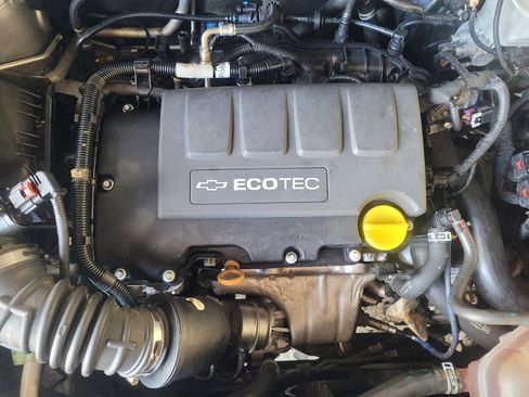 Used 2019 Chevrolet Sonic LT w/ Convenience Package image 30