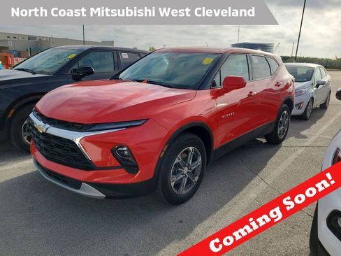 Used 2025 Chevrolet Blazer LT image 1