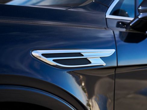 Used 2021 Bentley Bentayga image 7