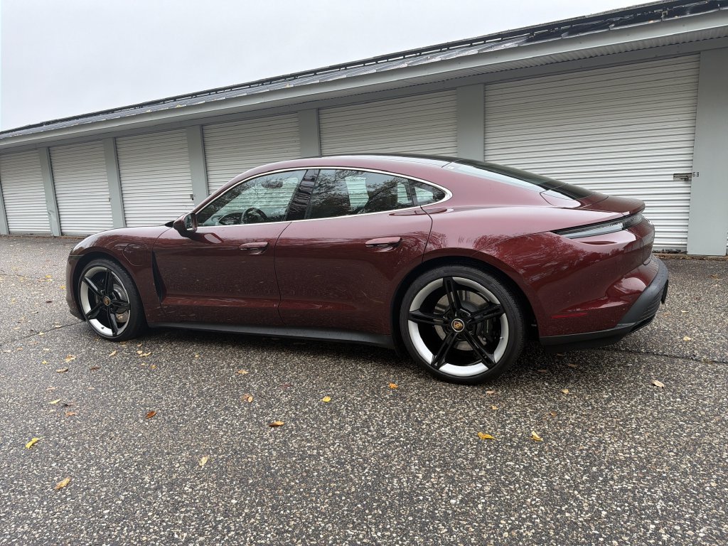 Used 2021 Porsche Taycan 4S w/ Premium Package AWD/4WD image 2