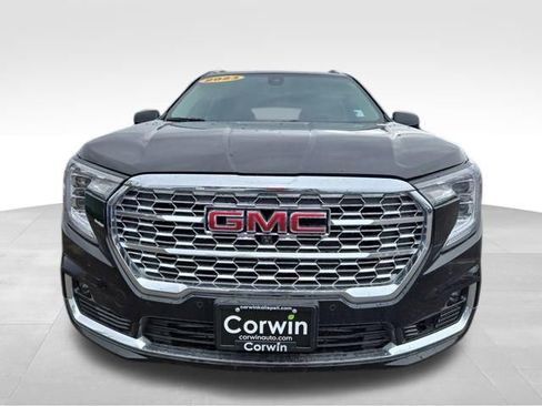 Used 2023 GMC Terrain Denali w/ Denali Premium Package image 4