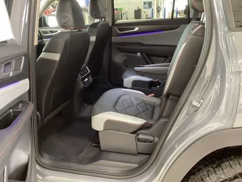 Used 2025 Volkswagen Atlas Peak Edition SE image 13