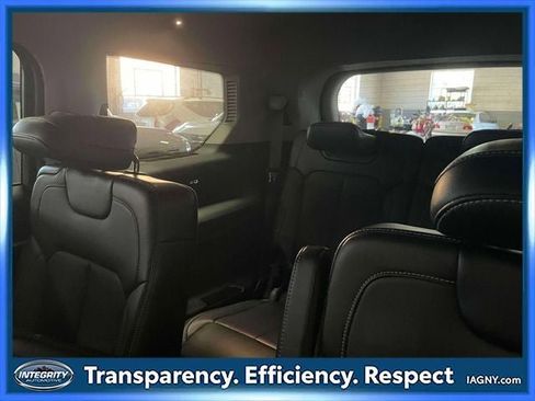 Used 2023 Jeep Grand Cherokee L Limited AWD/4WD image 13