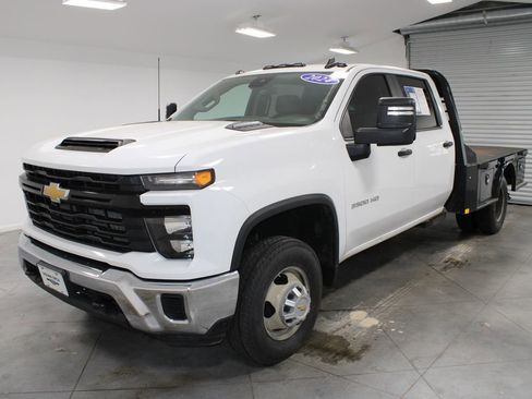 Used 2024 Chevrolet Silverado 3500 W/T w/ WT Convenience Package AWD/4WD image 4