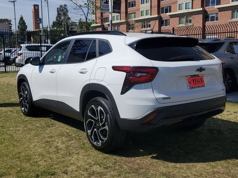 Used 2025 Chevrolet Trax RS w/ Driver Confidence Package image 4