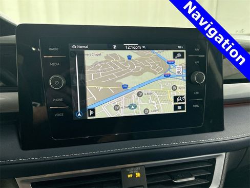 Certified 2025 Volkswagen Taos SEL image 22