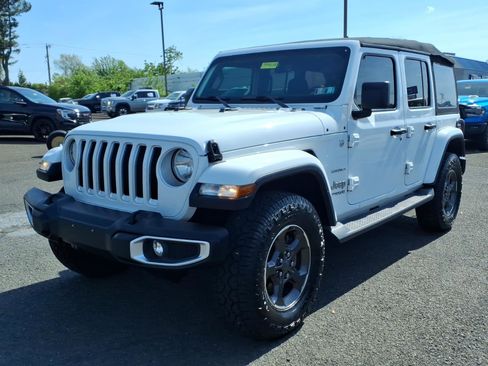 Used 2021 Jeep Wrangler Unlimited Sahara AWD/4WD image 8