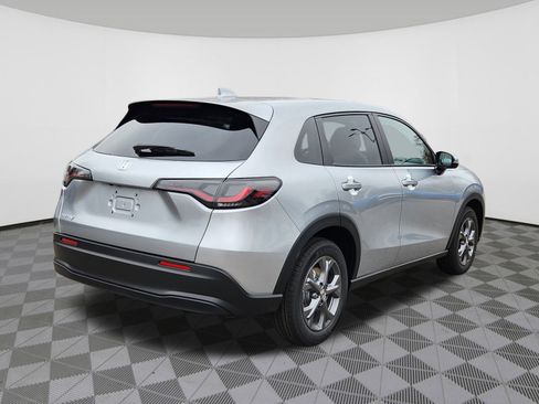 New 2026 Honda HR-V LX image 4