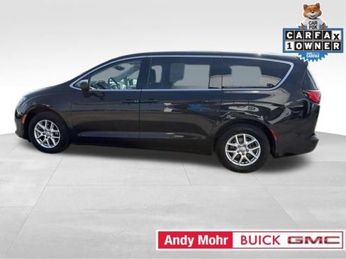Used 2017 Chrysler Pacifica Touring FWD image 7