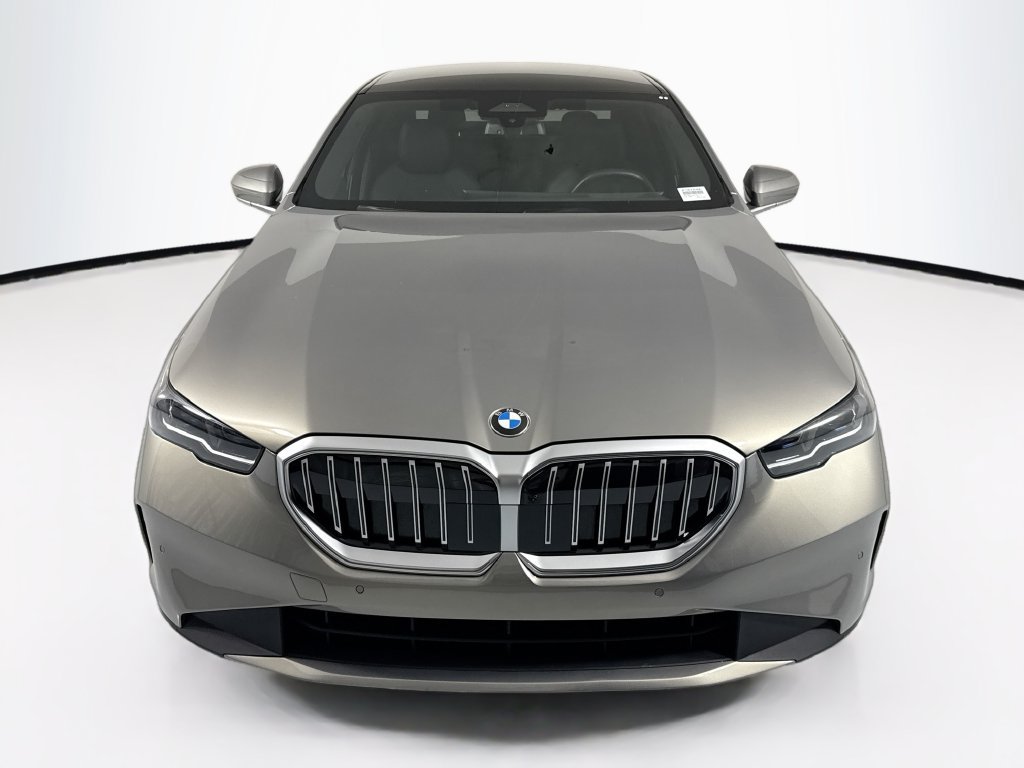 Used 2024 BMW 540i xDrive w/ Executive Package AWD/4WD image 2