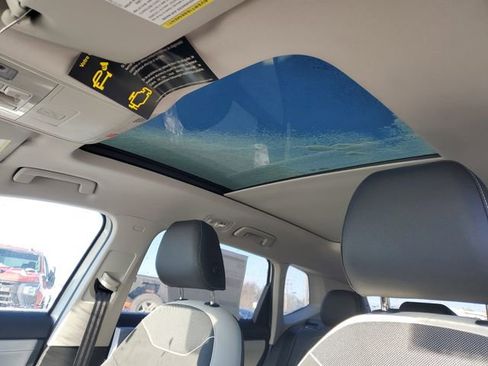 New 2026 Volkswagen Taos SE image 12