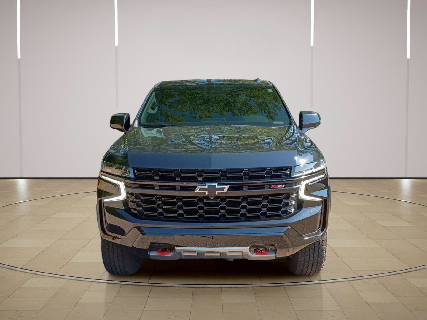Used 2024 Chevrolet Tahoe Z71 w/ Luxury Package AWD/4WD image 3