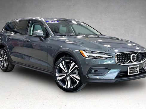 Certified 2026 Volvo V60 B5 Cross Country Plus w/ Protection Package Premier AWD/4WD image 3