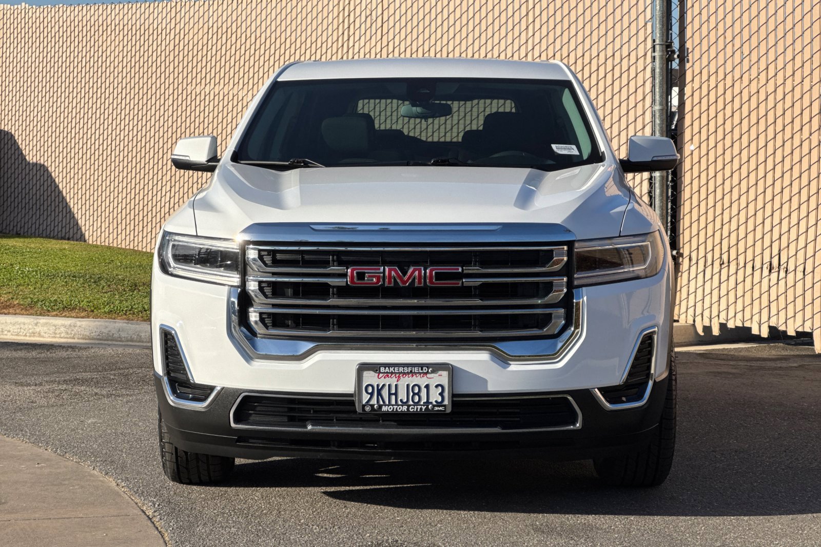 Certified 2023 GMC Acadia SLE w/ LPO, Cargo Package FWD image 9