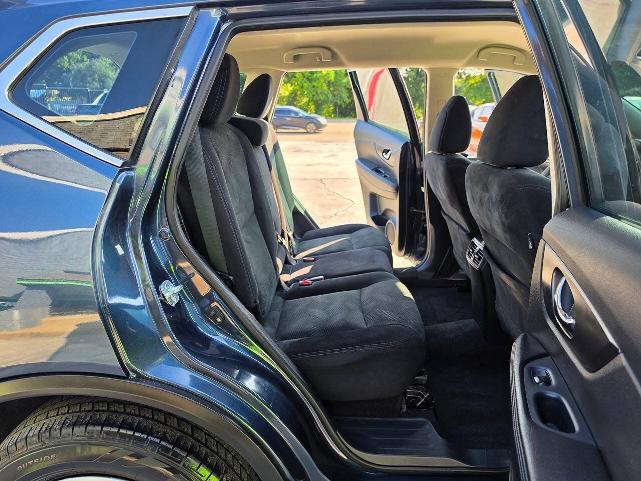 Used 2014 Nissan Rogue S FWD image 22