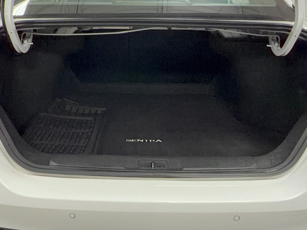Used 2025 Nissan Sentra SV FWD image 28