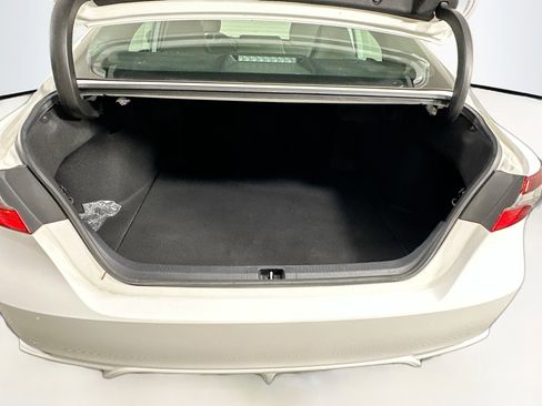 Used 2021 Toyota Camry SE image 26