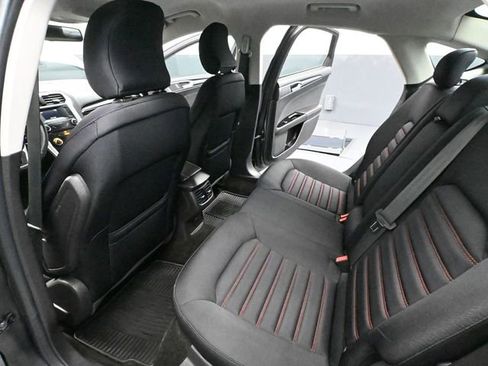 Used 2016 Ford Fusion SE w/ Equipment Group 201A image 33