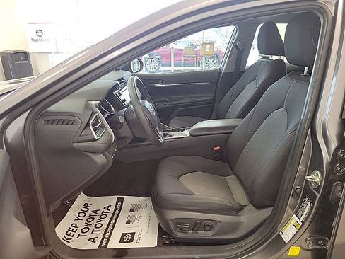 Used 2019 Toyota Camry LE image 8