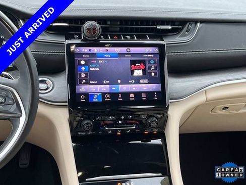 Certified 2024 Jeep Grand Cherokee L Limited w/ Luxury Tech Group II image 17