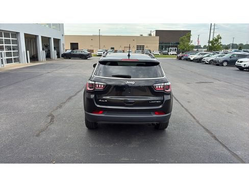 Used 2022 Jeep Compass Limited w/ Sun and Sound Group AWD/4WD image 6