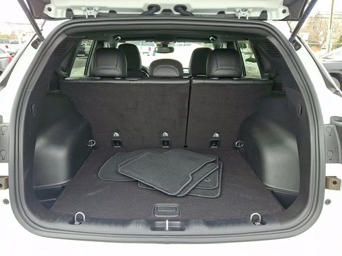 Used 2024 Jeep Compass Limited image 18